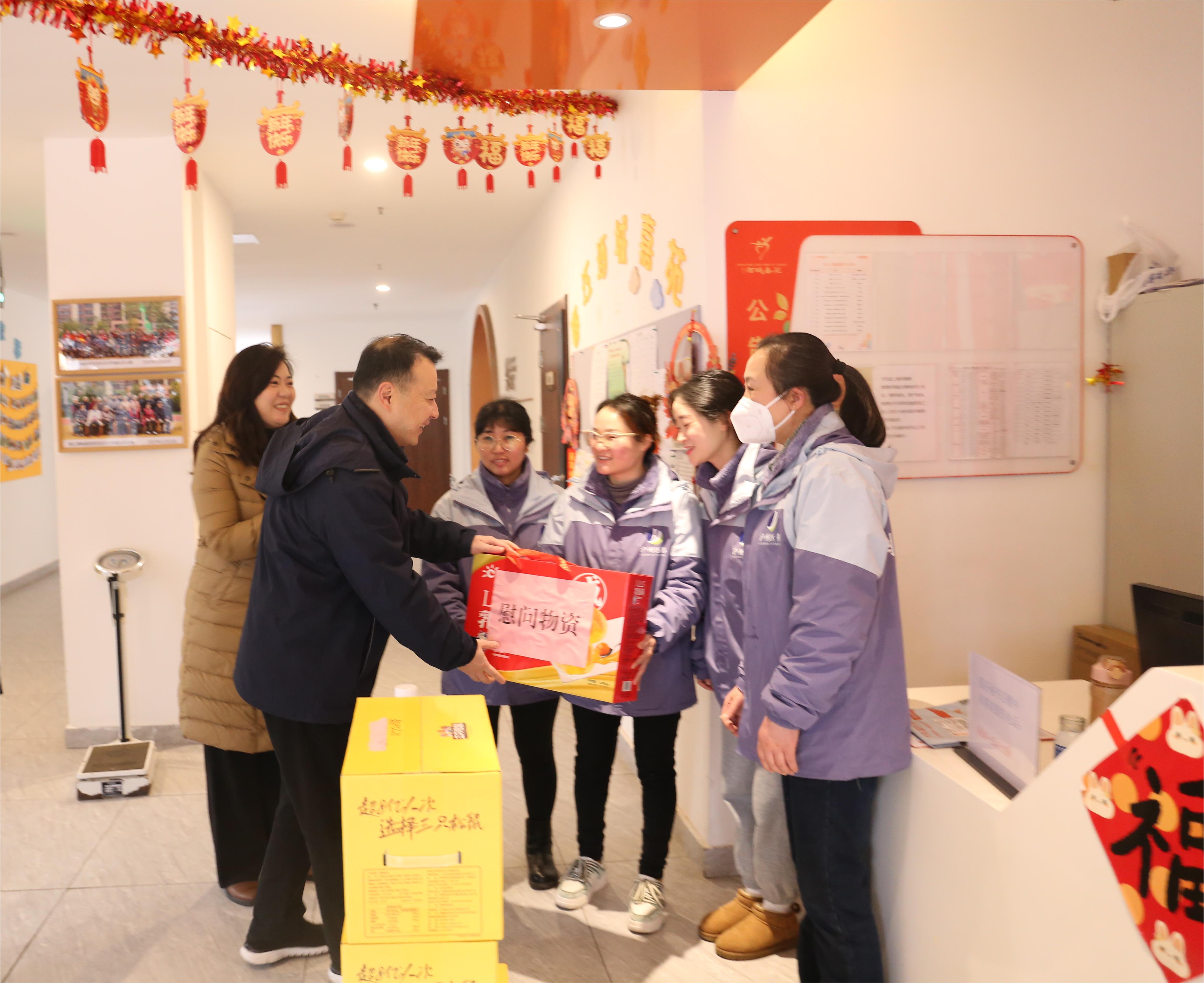 春節(jié)值守不打烊，暖心服務(wù)不停歇